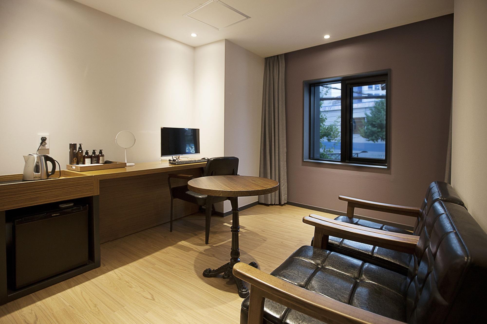 Brown Dot Hotel Changwon Zewnętrze zdjęcie