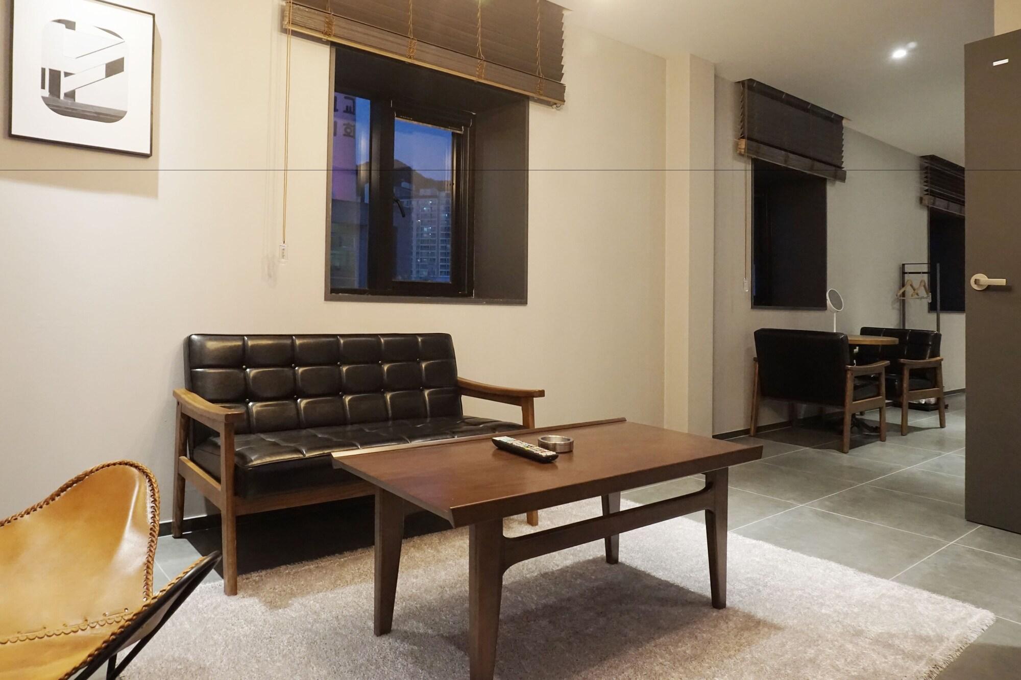 Brown Dot Hotel Changwon Zewnętrze zdjęcie