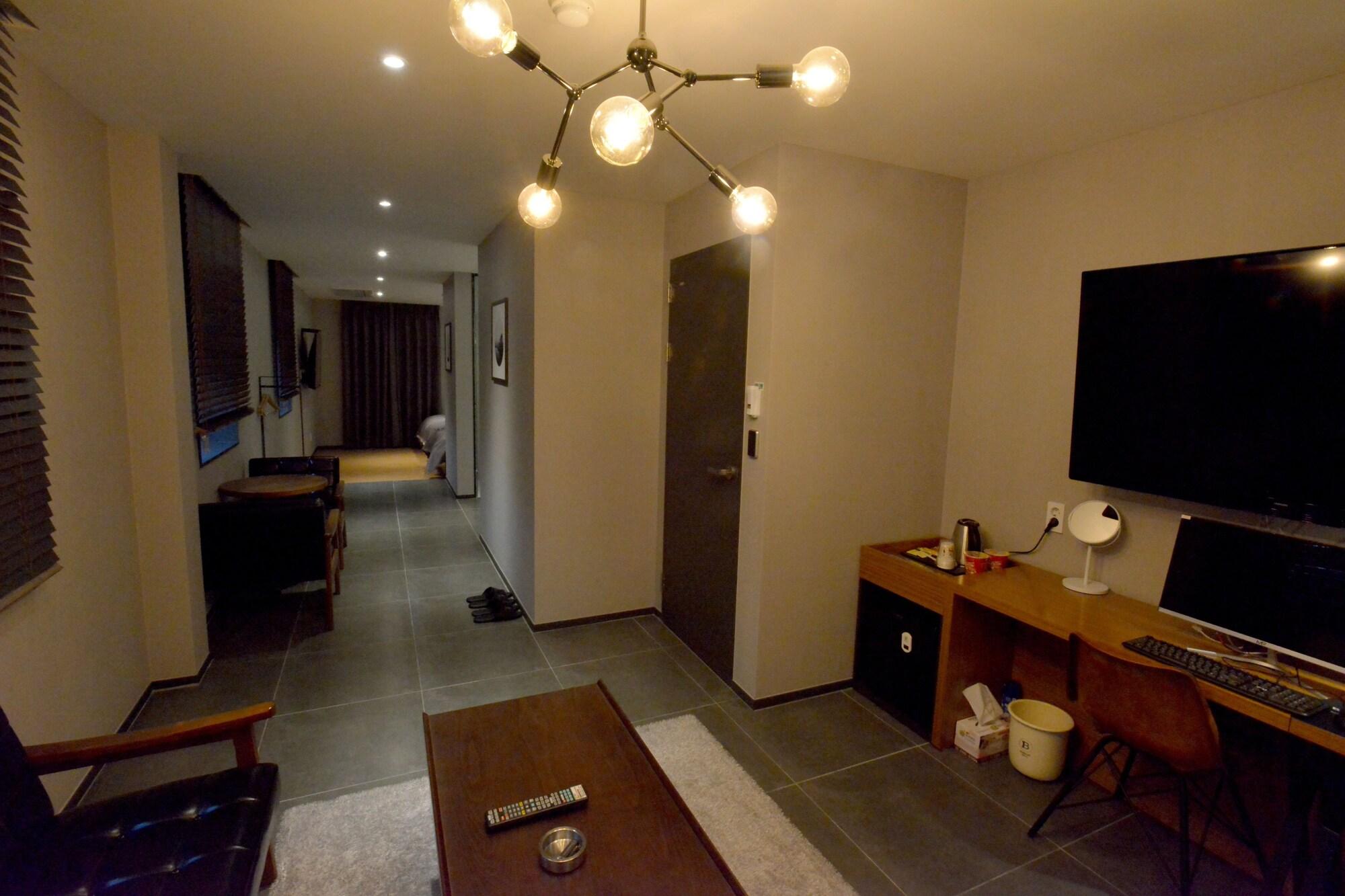Brown Dot Hotel Changwon Zewnętrze zdjęcie