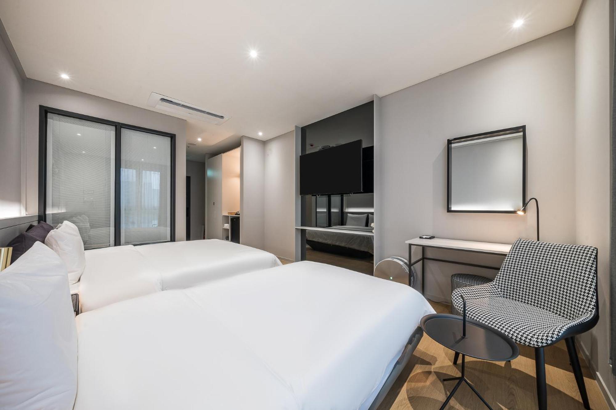 Brown Dot Hotel Changwon Zewnętrze zdjęcie