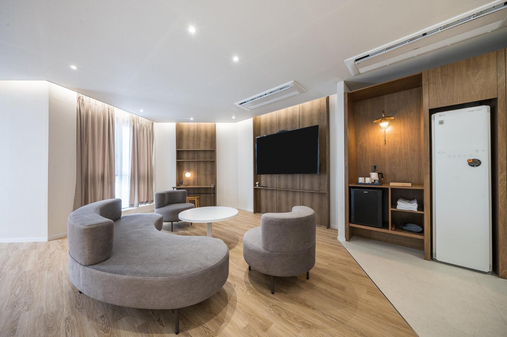 Brown Dot Hotel Changwon Zewnętrze zdjęcie