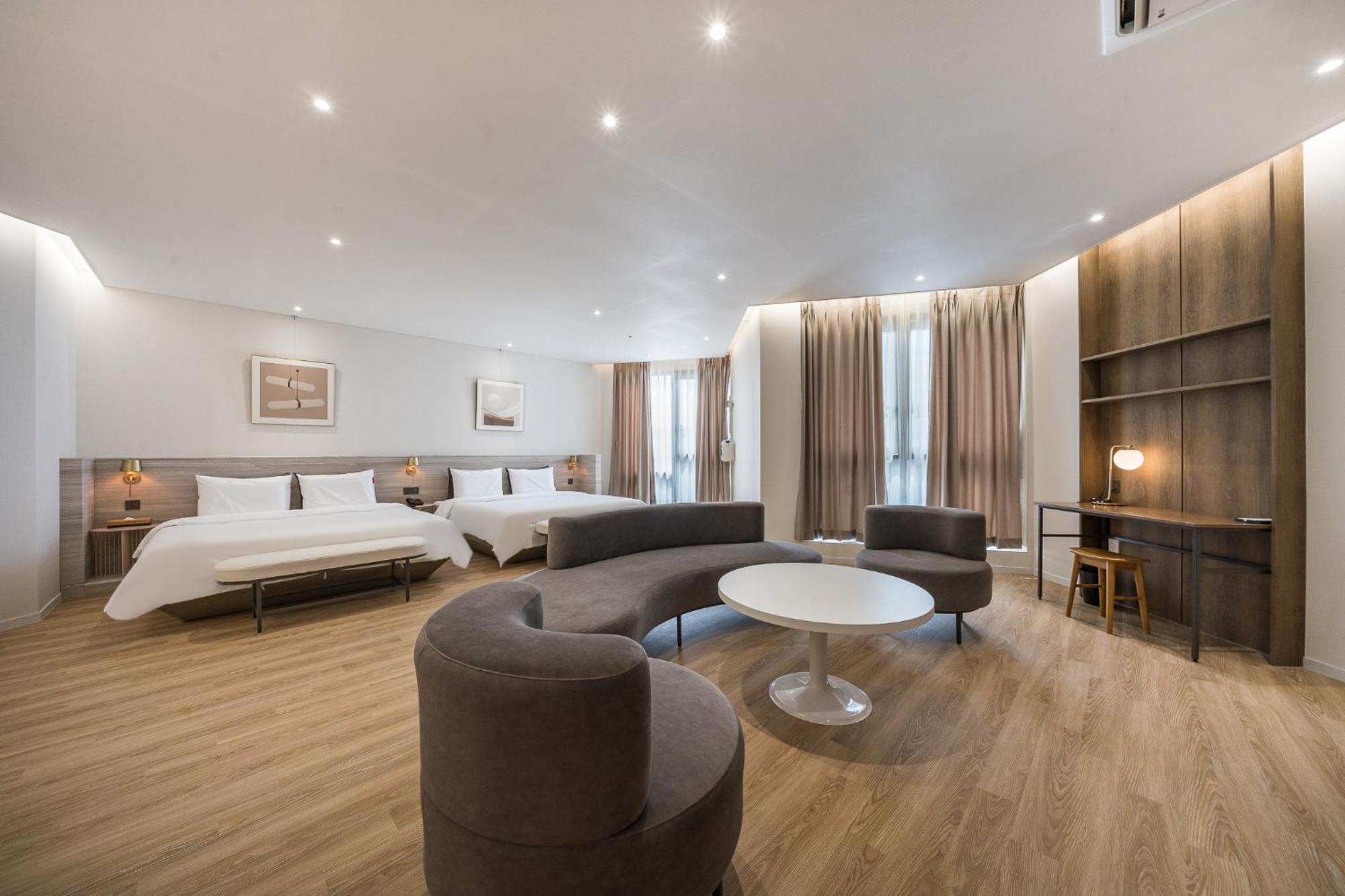 Brown Dot Hotel Changwon Zewnętrze zdjęcie