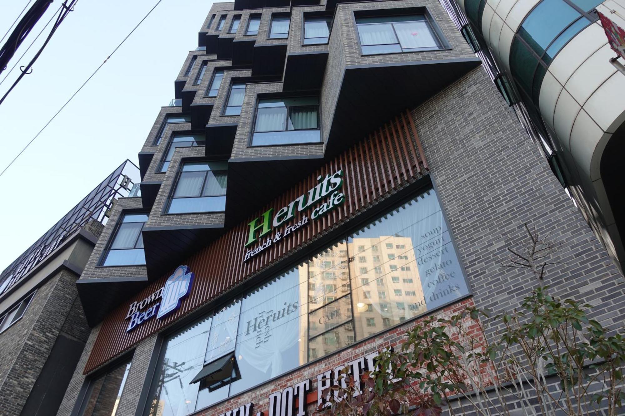 Brown Dot Hotel Changwon Zewnętrze zdjęcie