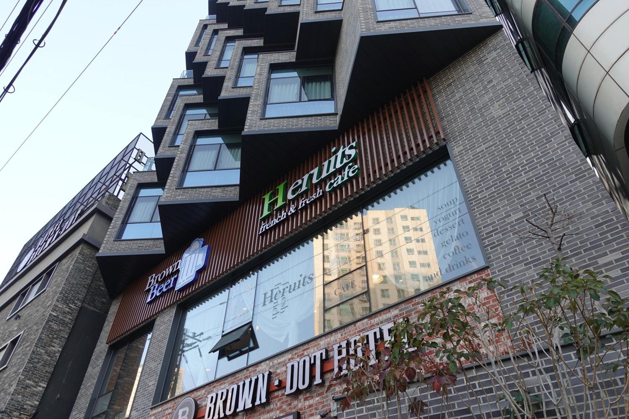 Brown Dot Hotel Changwon Zewnętrze zdjęcie
